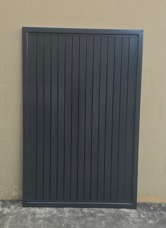 Custom vertical slat gate with 6mm gap in Coke and Monument colours