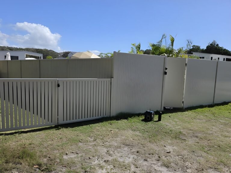 Rainbow Beach vertical slat fence - panel detail