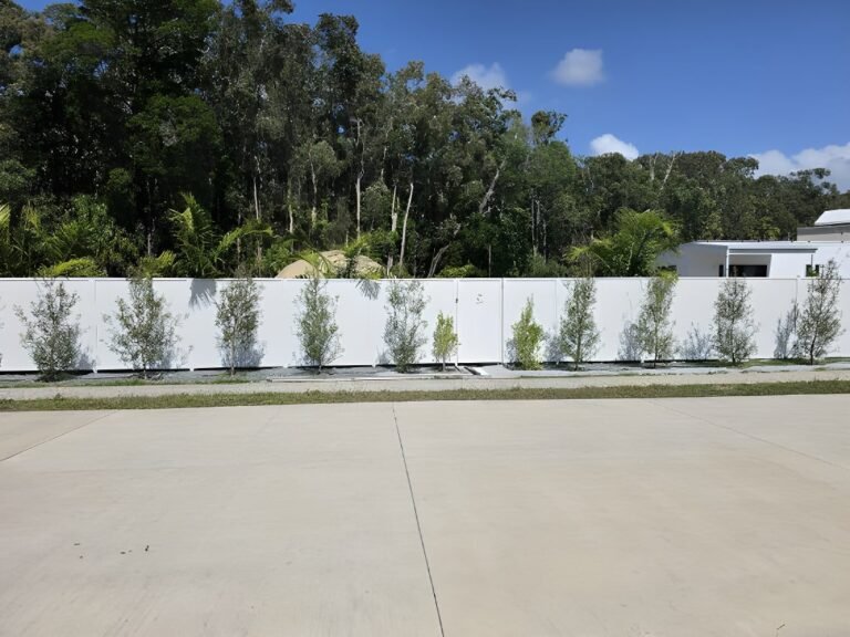 Rainbow Beach vertical slat fence - full run