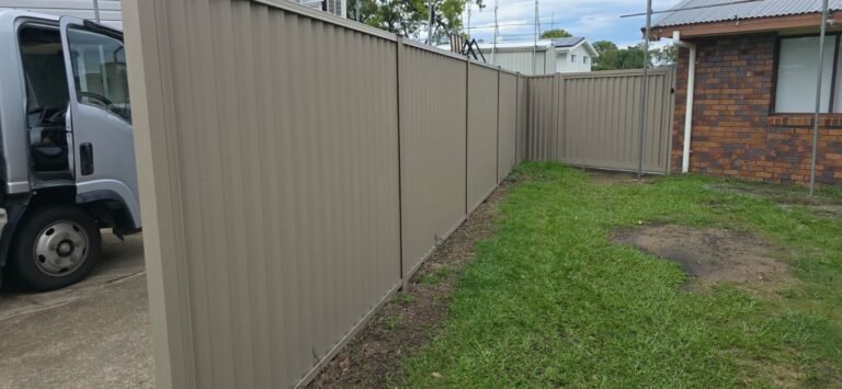 SawTooth ZigZag steel fence panels