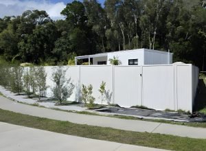 Rainbow Beach vertical slat fence - driveway view